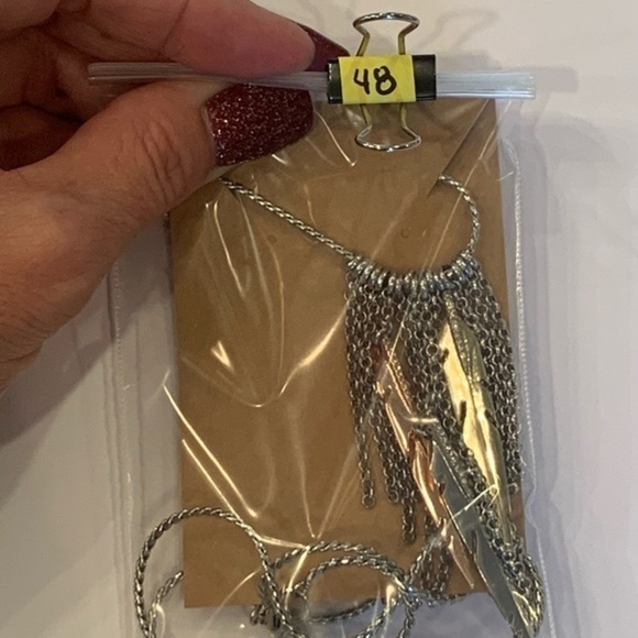 Banana Republic tassel chain crystal feather - Picture 11 of 11